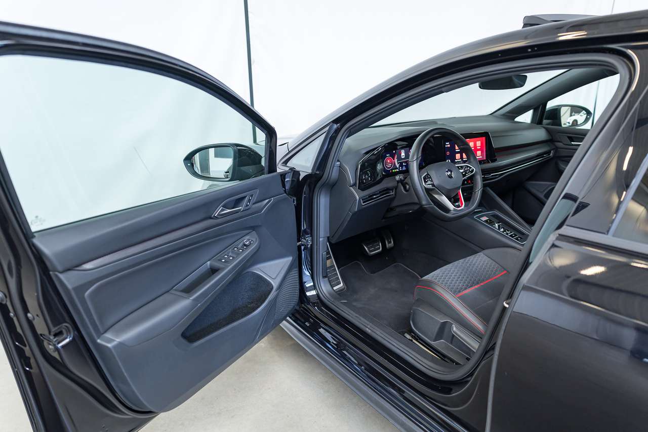 Volkswagen Golf GTI 45Y-EDITION|CLUBSPORT|AKRAPOVIC|PANO|IQLIGHTS|ALCANTARA|KEYLESS|GARANTIE — foto 21 van 25