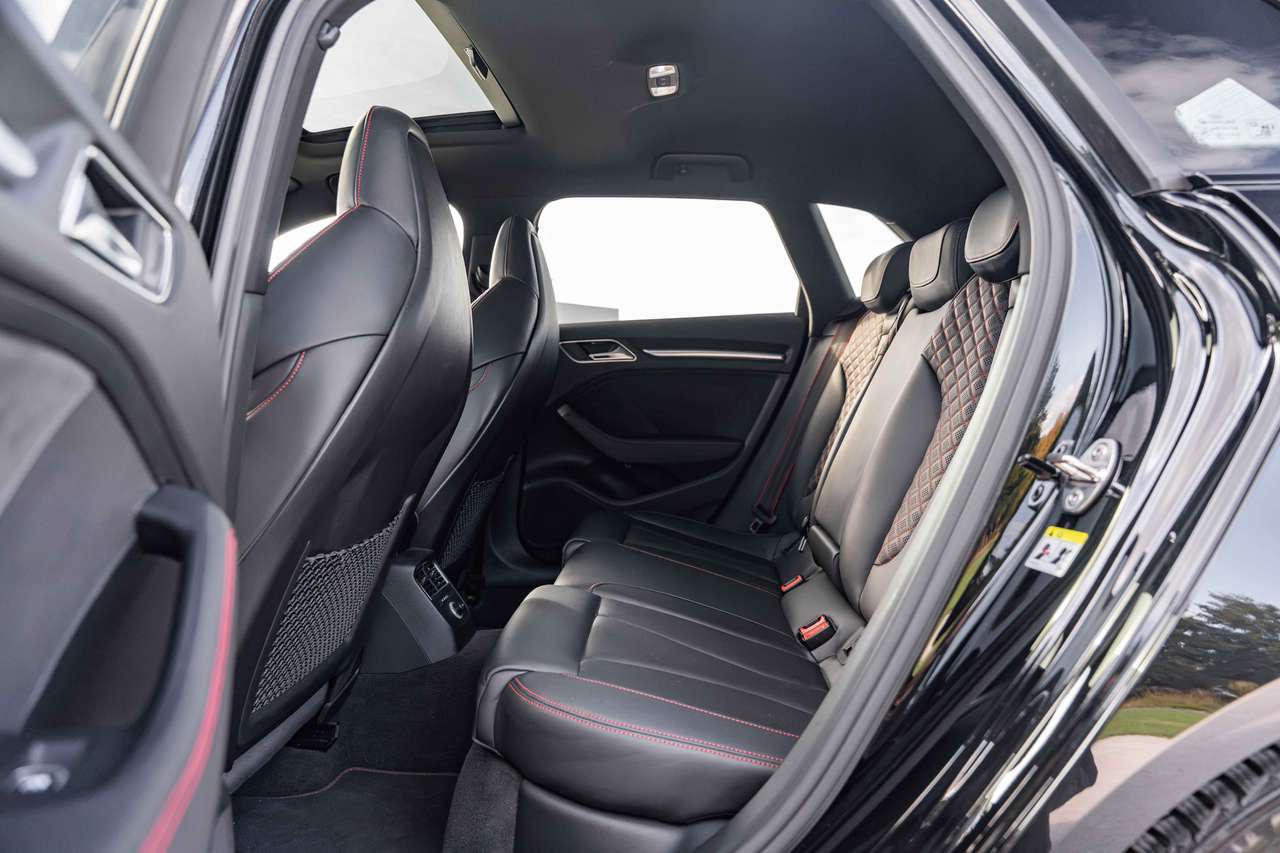 Audi RS3 RS SEAT*PANO*LED*QUATTRO* — foto 22 van 25