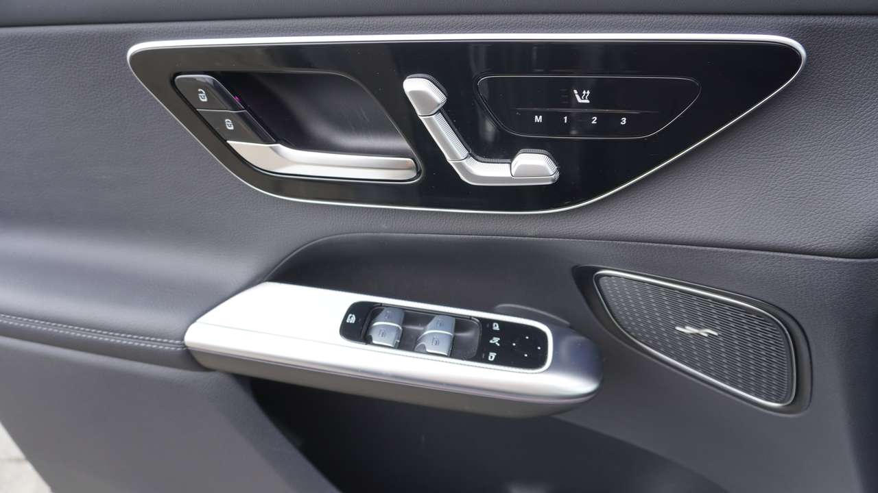Mercedes-Benz GLC 300 e 4M AMG/PANODAK/DISTR/NIGHTPAK/PARKEERPAK 360 CAM — foto 11 van 19