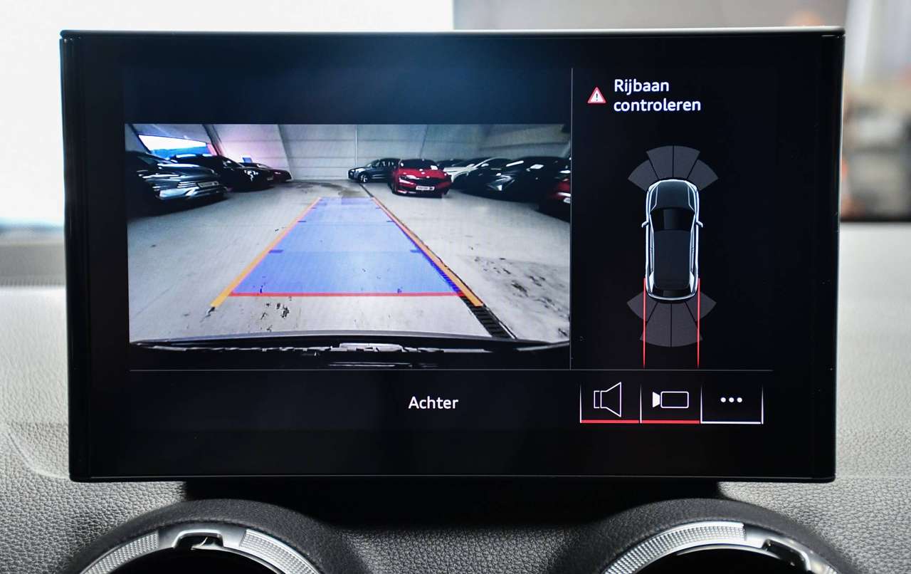 Audi Q2 Q2 35 TFSI S-Line Automaat - LEDER / NAVIGATIE / SMARTLINK / CAMERA / PDC — foto 10 van 20