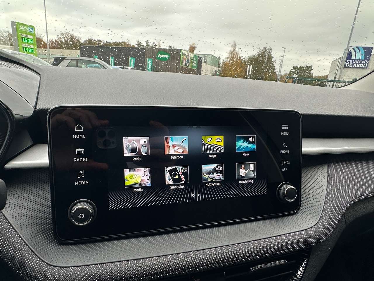 Skoda Fabia 1.0i  DSG  130years Camera GPS Verw zetels NIEUW — foto 13 van 15