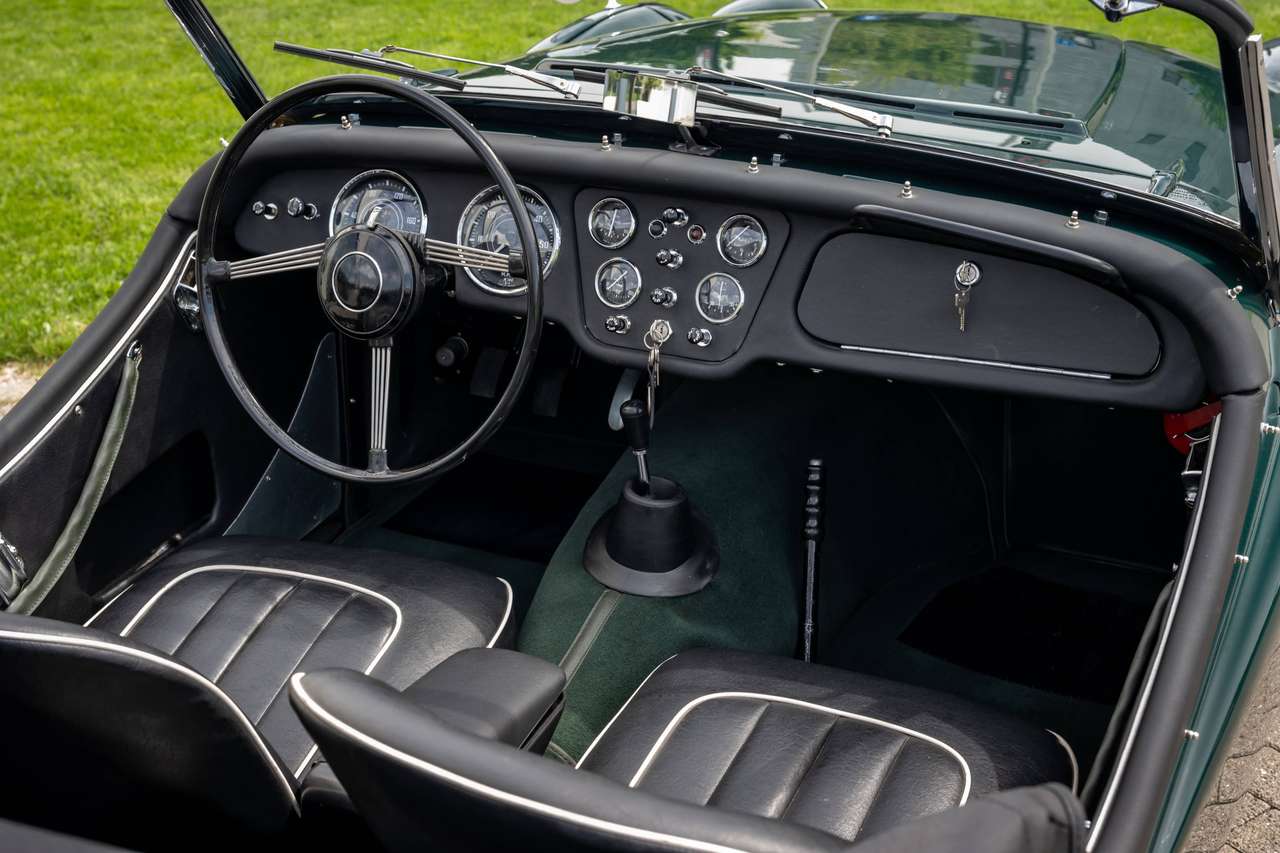 Triumph TR2 Body off restored — foto 11 van 25