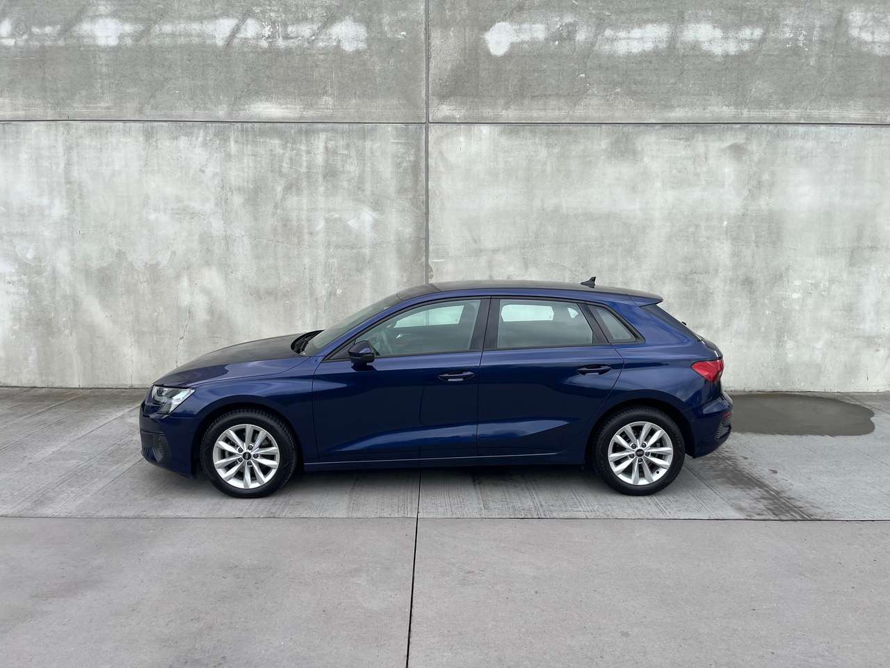 Audi A3 A3 Sportback MHEV 30 eTFSI Business Attraction S-Tronic /LEATHER / HEATED SEATS / LED / PDC / COCKPIT / CARPLAY /ACC PREP — foto 4 van 19
