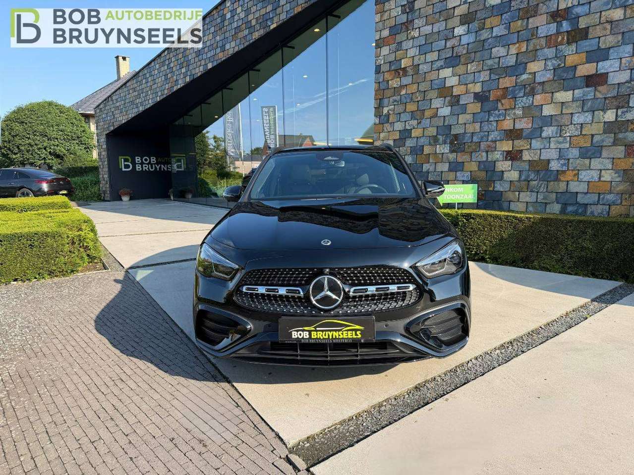 Mercedes-Benz GLA 180 Amg line | Nightpakket | 360° camera | Panodak | Distronic — foto 7 van 25