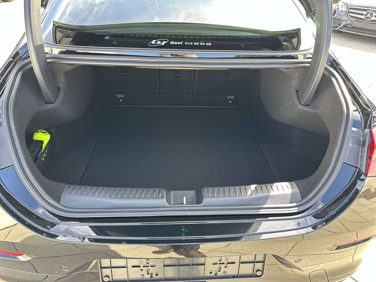 Mercedes-Benz CLA 250 + ELECTRIC AMG Line Head-up 19" Premium Plus pakket — foto 15 van 19