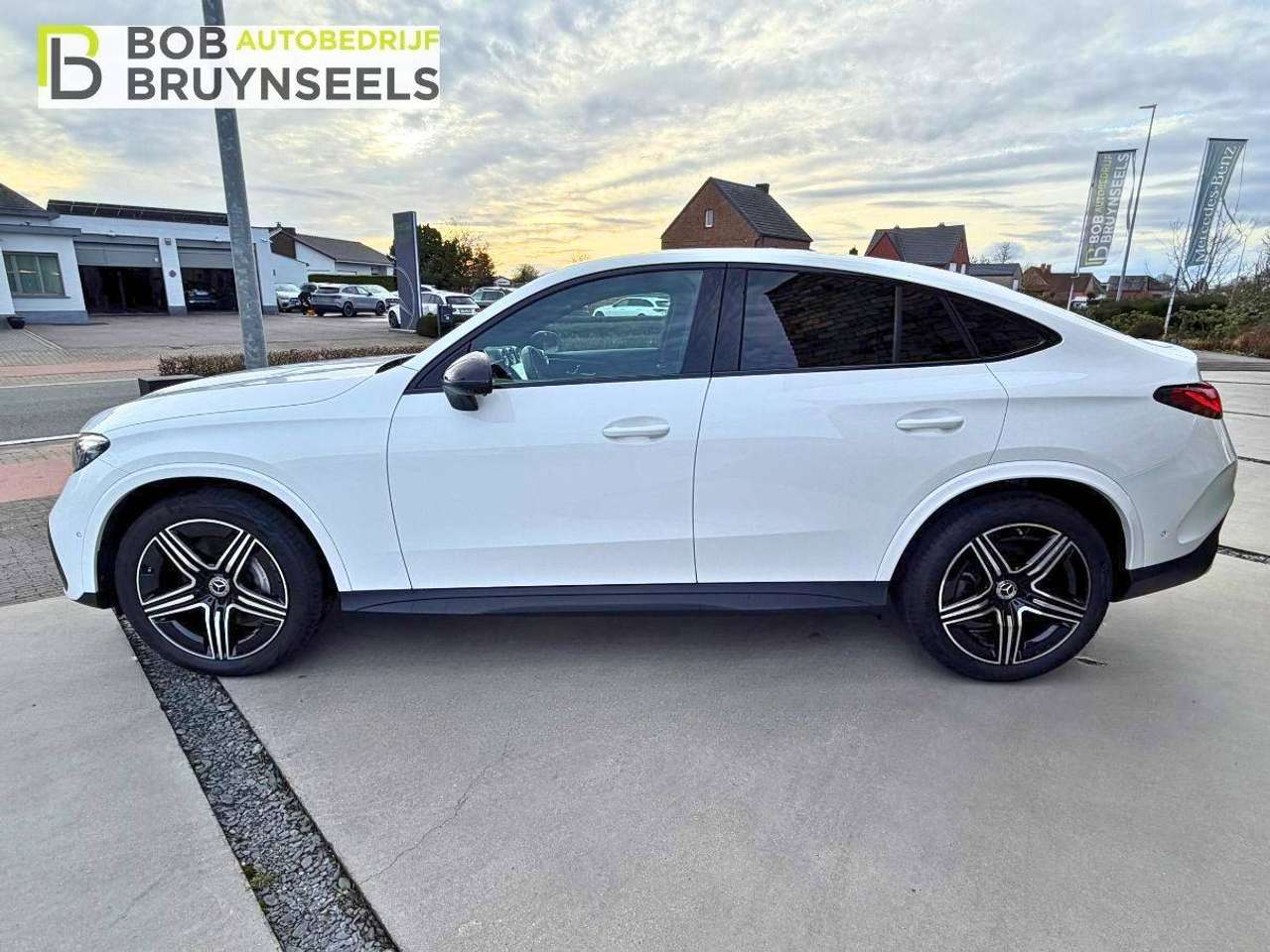 Mercedes-Benz GLC 200 Coupé 4Matic  AMG Line/Nightpakket/Distronic/Trekhaak/MultibeamMemorypakket — foto 6 van 21