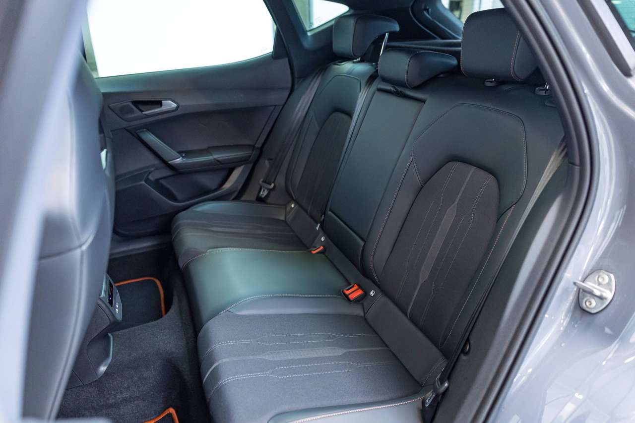 CUPRA Formentor GARANTIE|VZ|4MOTION|BEATS SOUND SYSTEMPANO|KEYLESS|SFEERVERL.|ZETELVERW.|ACC|LA| — foto 17 van 25