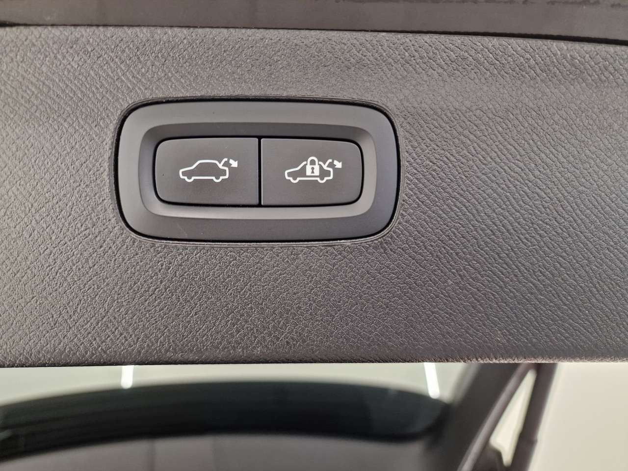 Volvo XC90 ULTIMATE PHEV 7 ZIT-LUCHTVERING-BOWERS & WILKINS — foto 13 van 20