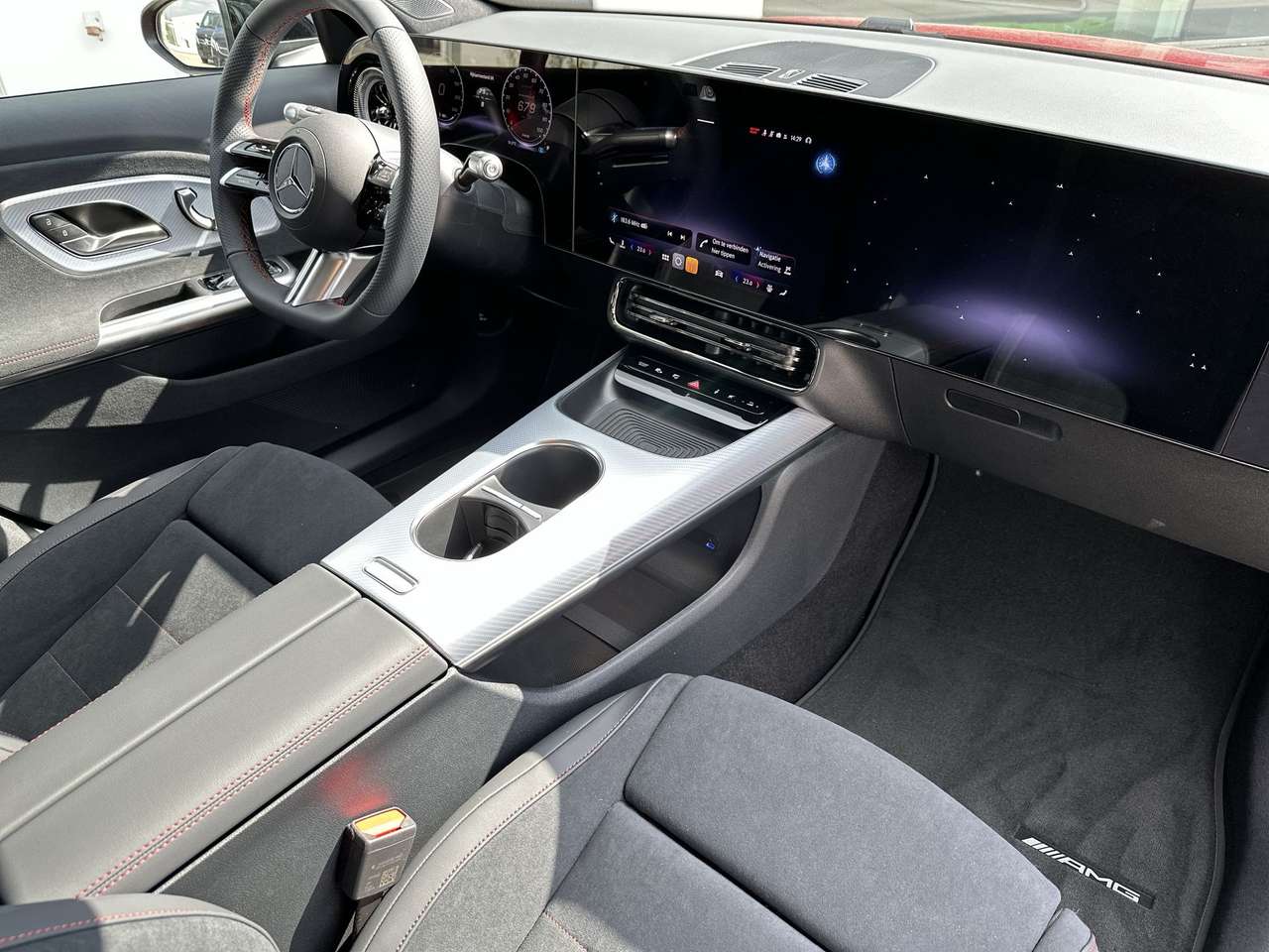 Mercedes-Benz CLA 250 + AMG LINE Electric — foto 18 van 19