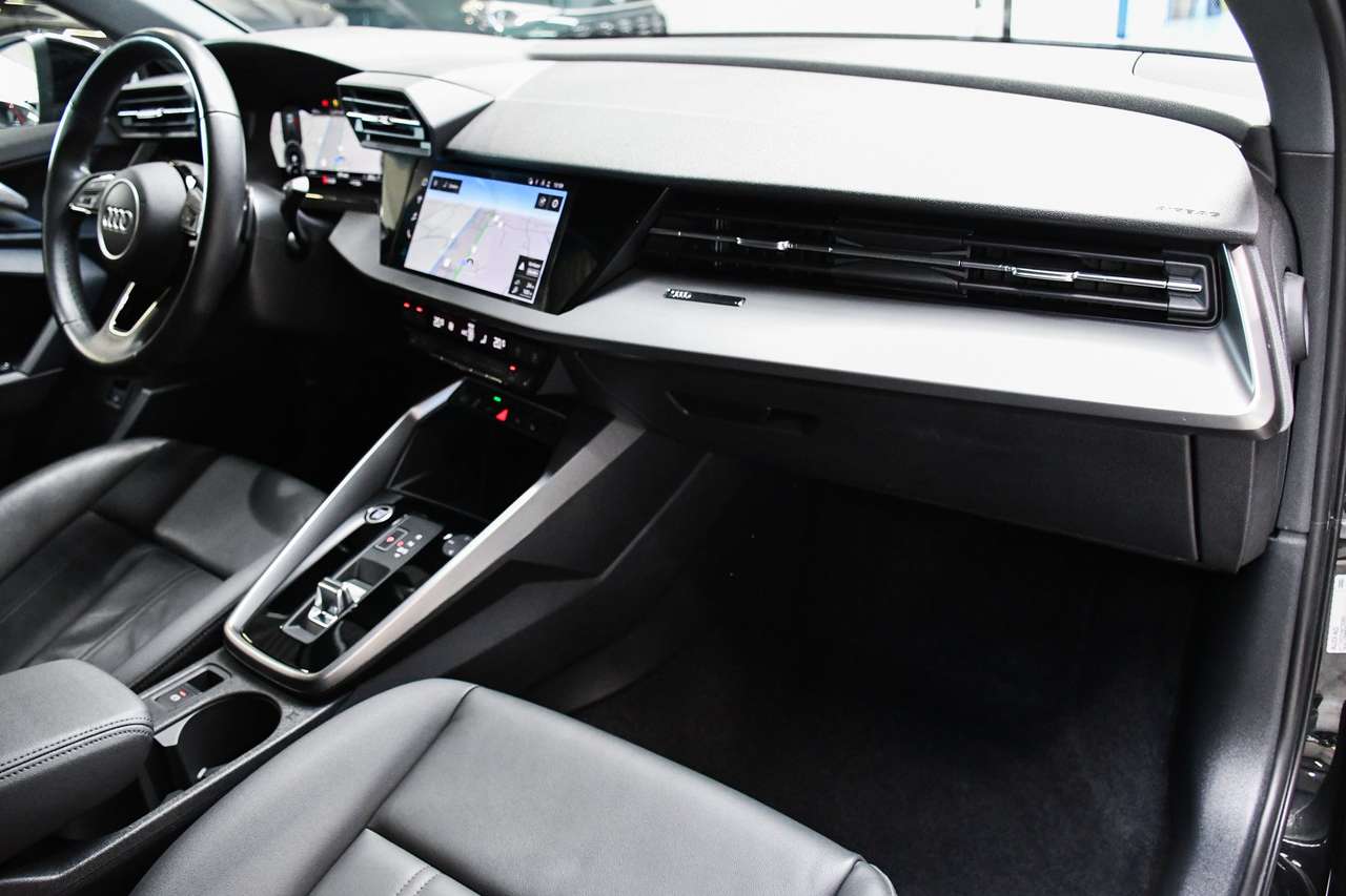 Audi A3 A3 40TFSI Design PHEV - NAVIGATIE / CAMERA / ACC / SMARTLINK / PDC — foto 5 van 16
