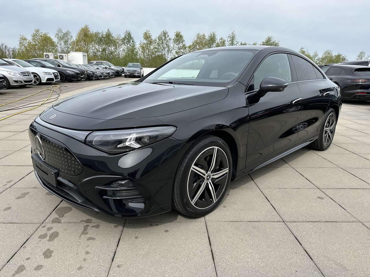 Mercedes-Benz CLA 250 + AMG LINE Electric — foto 2 van 19