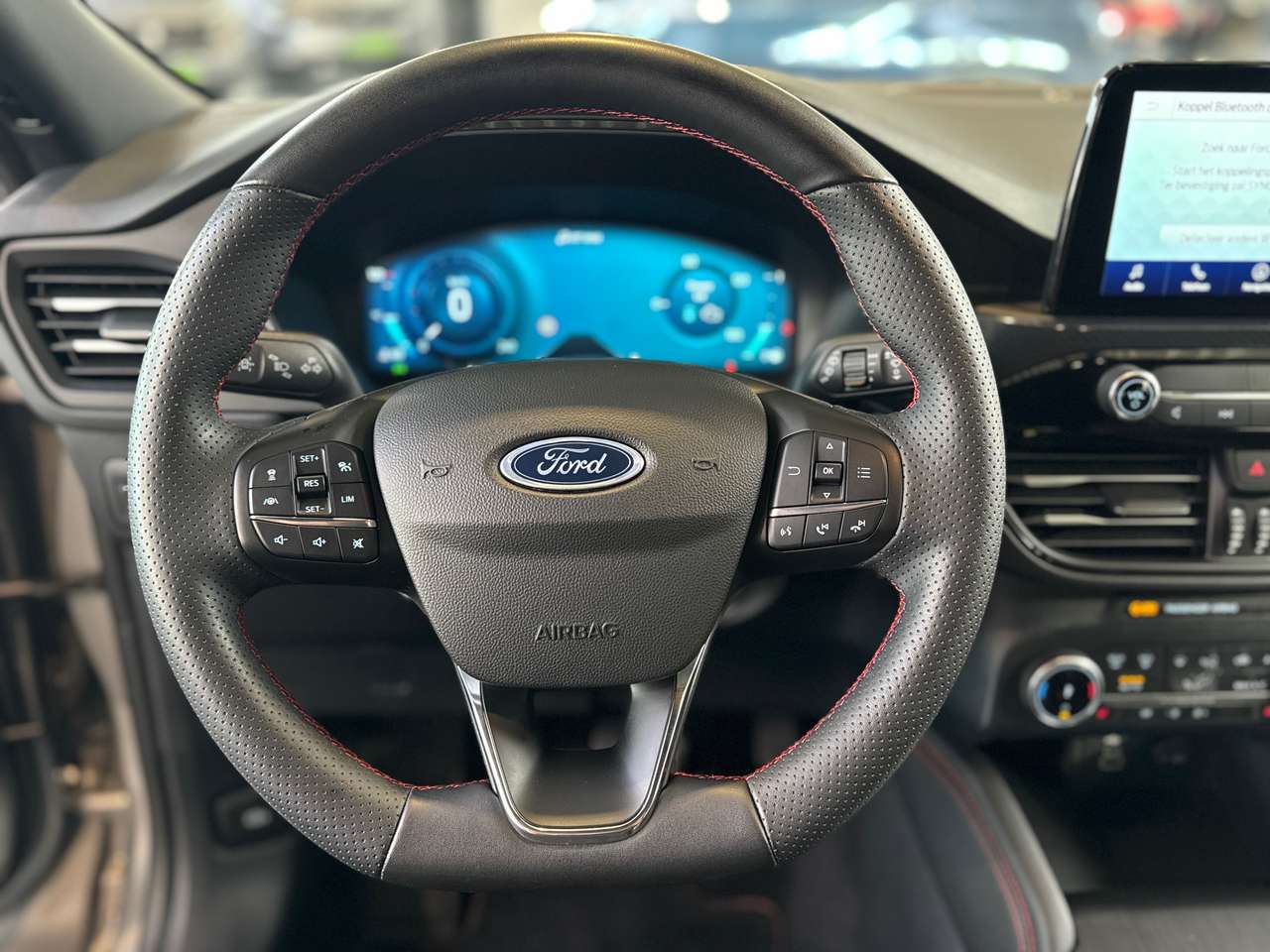 Ford Kuga VERKOCHT — foto 17 van 19