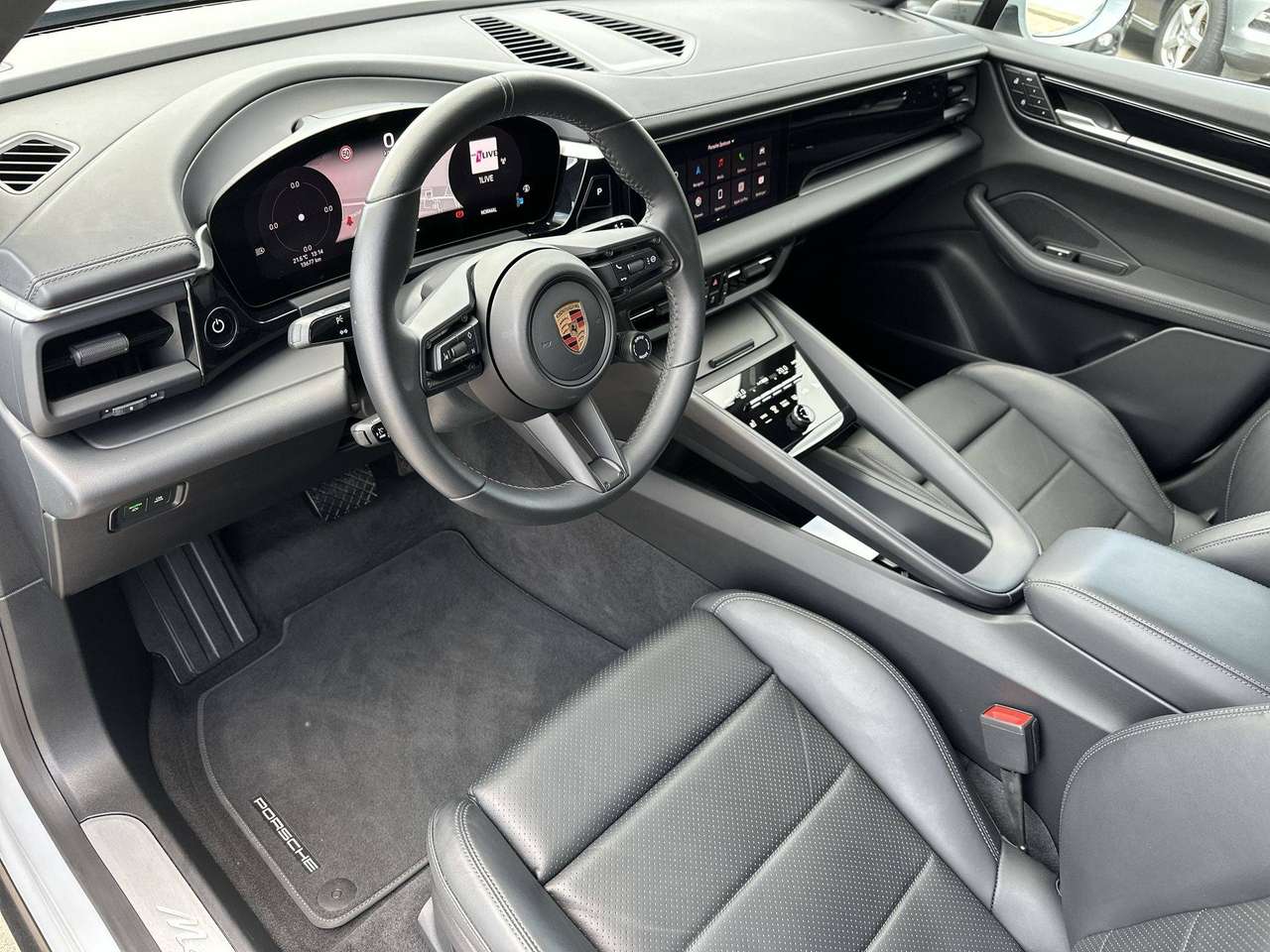 Porsche Macan E Adaptieve sportzetels pano dak Adaptiv cruise control — foto 12 van 18