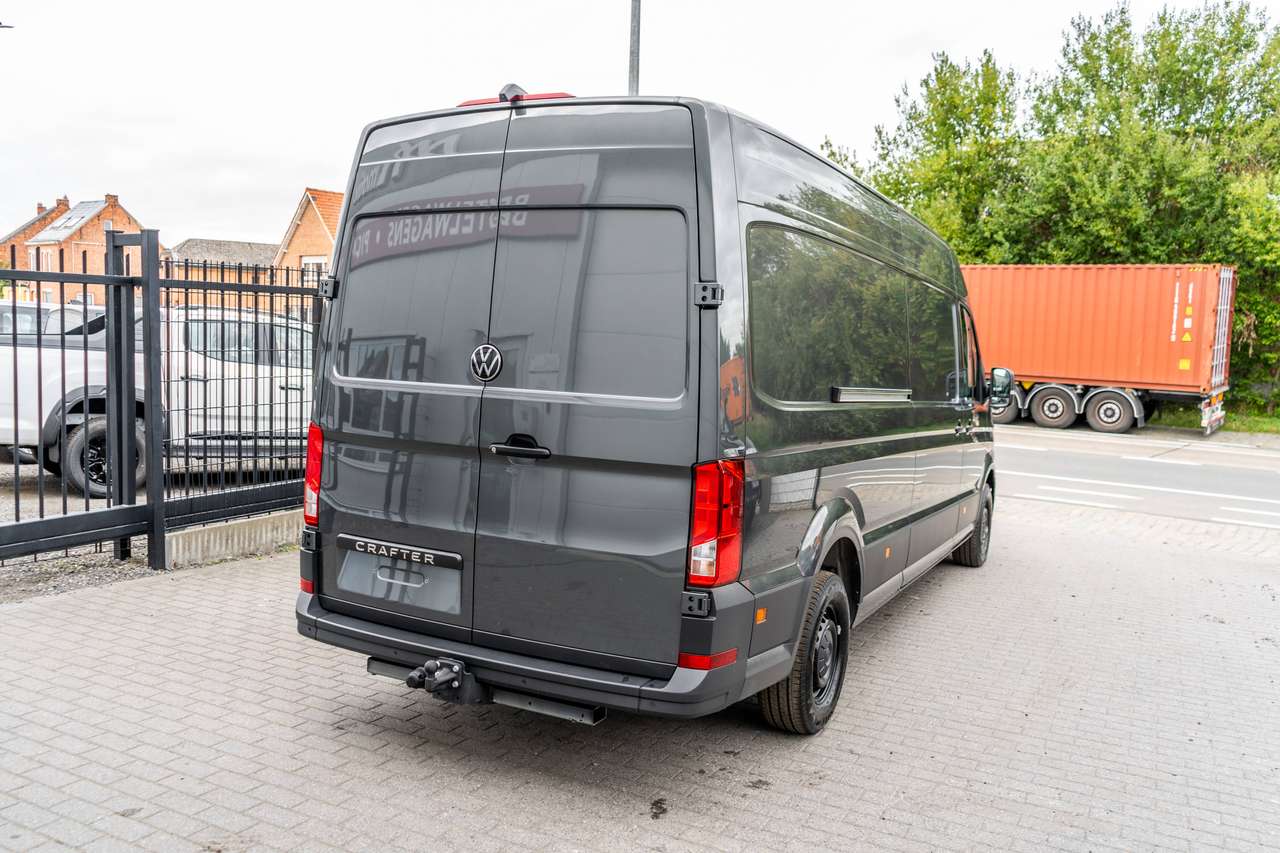 Volkswagen Crafter 35 L4H3 2.0TDI RWD - Automaat- Trekhaak 3500kg / Navigatie/ Camera/ LED - 5j Warranty - 47.000ex — foto 4 van 19