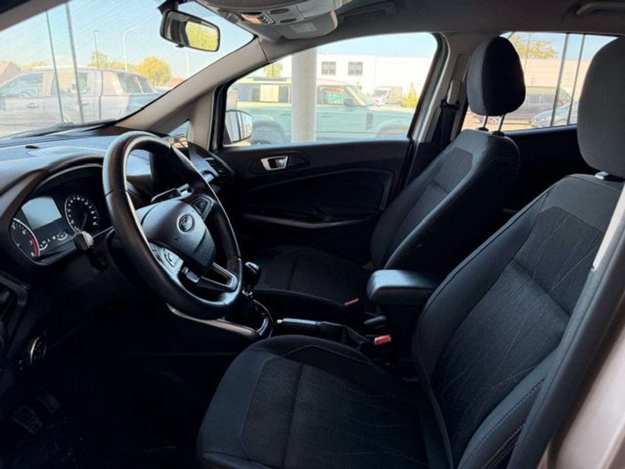 Ford EcoSport TREND BENZINE 76000KM — foto 8 van 20