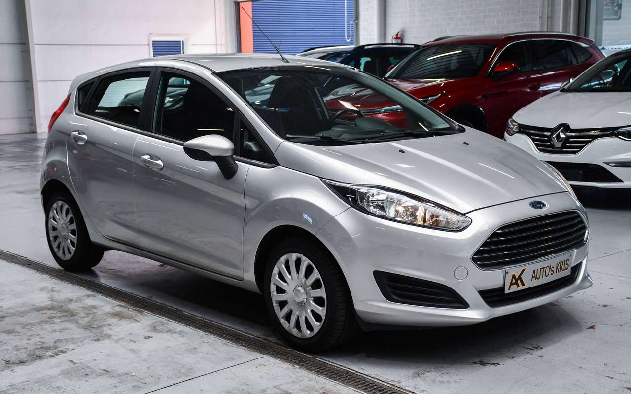Ford Fiesta Fiesta 1.2i Trend - DAGRIJLICHTEN / AIRCO / ARMSTEUN — foto 2 van 14