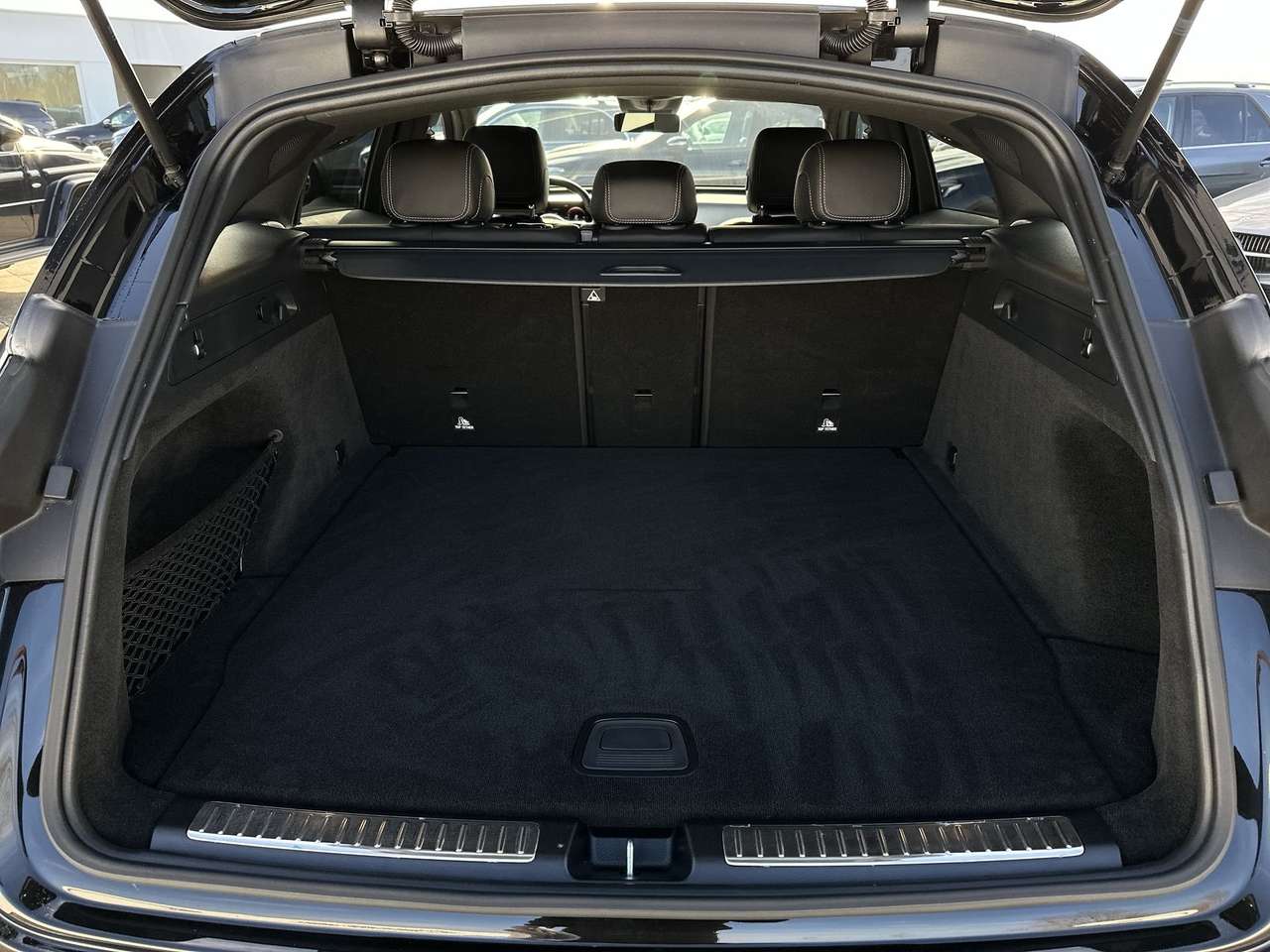 Mercedes-Benz EQC 400 4M AMG Leder 21" multi privacy ramen dodehoek — foto 10 van 19