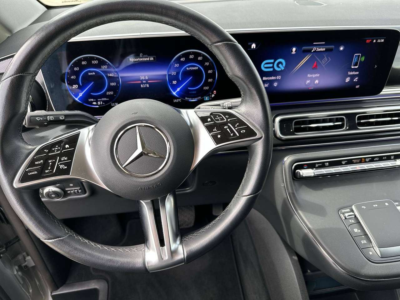 Mercedes-Benz EQV 300 L2  nieuw model Leder navi Distronic Dodehoek Multibeam — foto 14 van 18