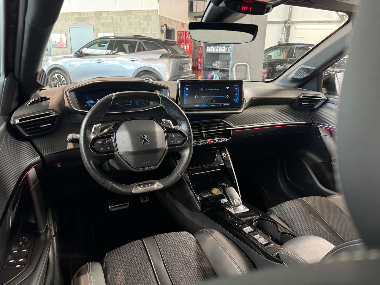 Peugeot 208 1.2 PureTech GT Automaat — foto 8 van 17