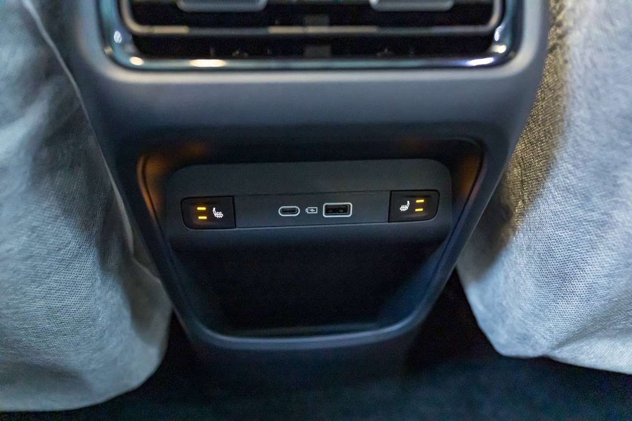 Geely Starray EM-i MAX+|136KM ELEK.BEREIK|8-JAAR-GARANTIE|PANO|MASSAGE|HEAD-UP|PREMIUM-SOUND|360°|KEYLESS|ZETELKOEL.|ZETELVERW. (v/a)| — foto 20 van 25