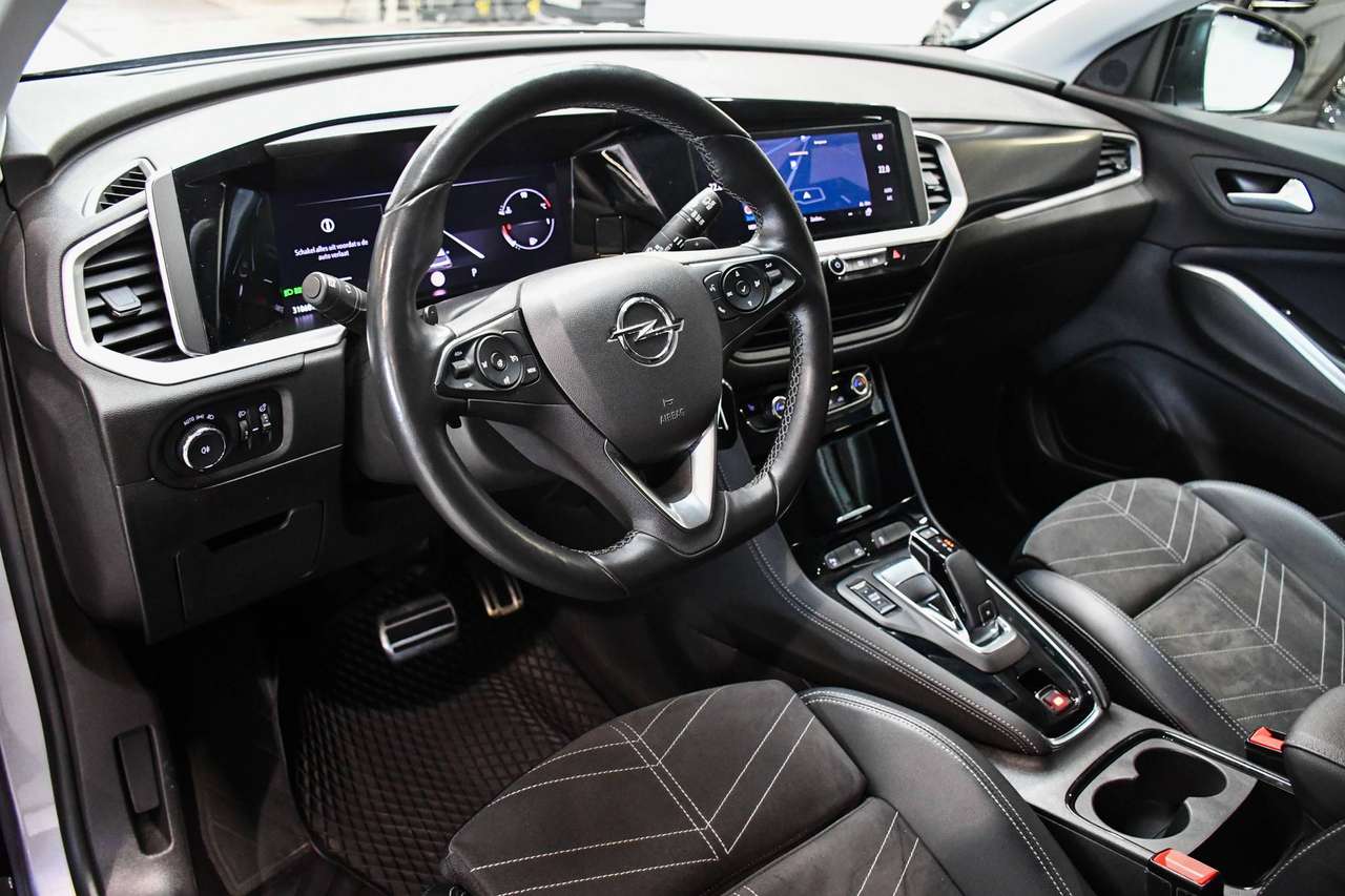 Opel Grandland 1.2 Turbo Black Edition - NAVIGATIE / SMARTLINK / ALCANTARA / PDC / CC — foto 8 van 19
