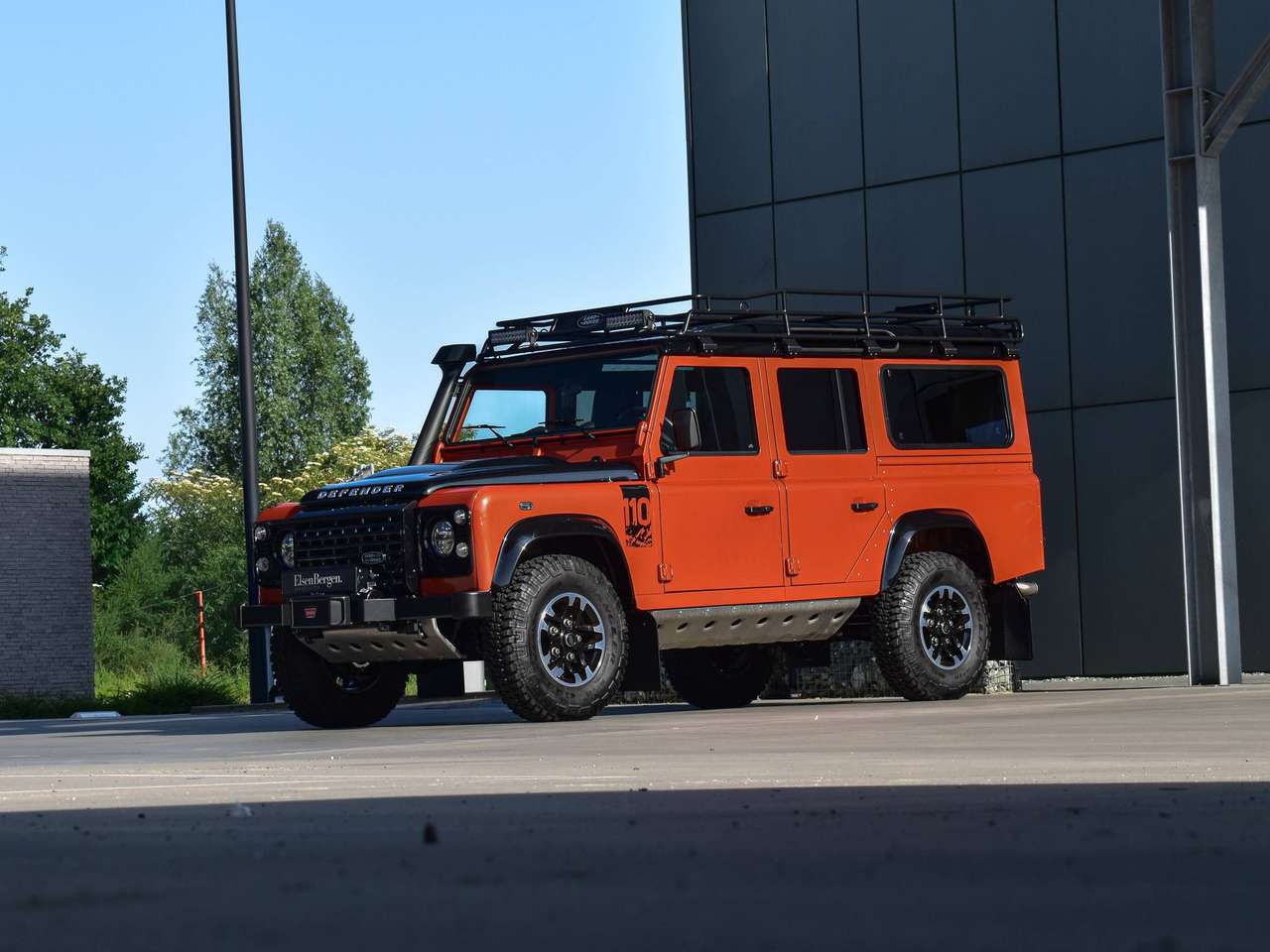 Land Rover Defender 110 2.2 TD4 / "Adventure Edition" / Firesand Orange / First Owner — foto 3 van 25
