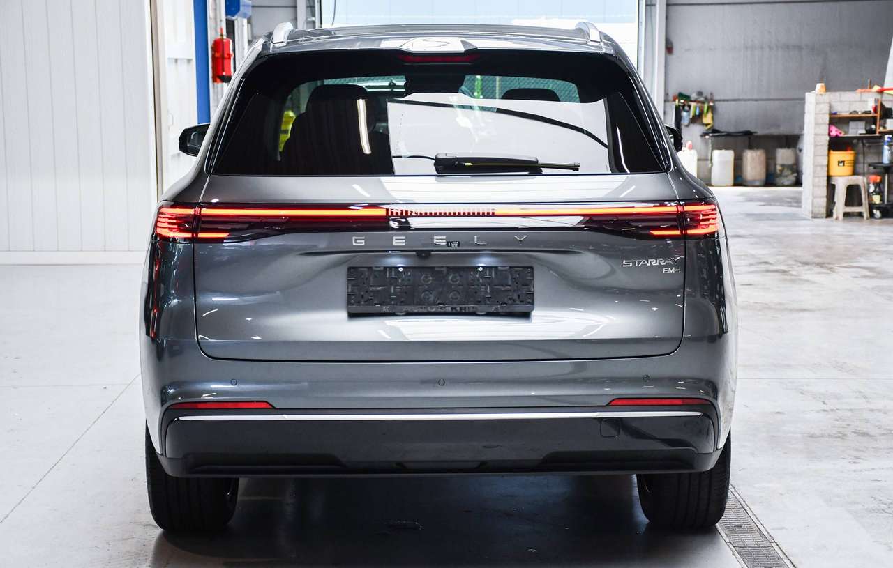 Geely Starray EM-i Pro+ 83km NIEUW - NAVIGATIE / OPEN PANO-DAK / LEDER / CAMERA / ACC / BLIS / PDC — foto 5 van 22