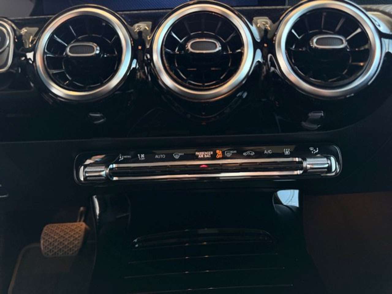 Mercedes-Benz A 250 250 PLUG-IN HYBRID AUTOMAAT+OPEN DAK-60000KM!!!! — foto 22 van 23