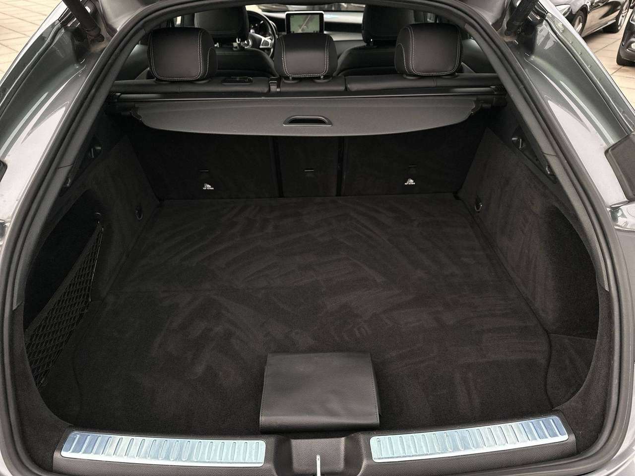 Mercedes-Benz GLC 250 GLC Coupé 250 4-Matic (EU6.2)AMG Pakket Comand Navi 20" multispaaks AMG velgen — foto 16 van 18