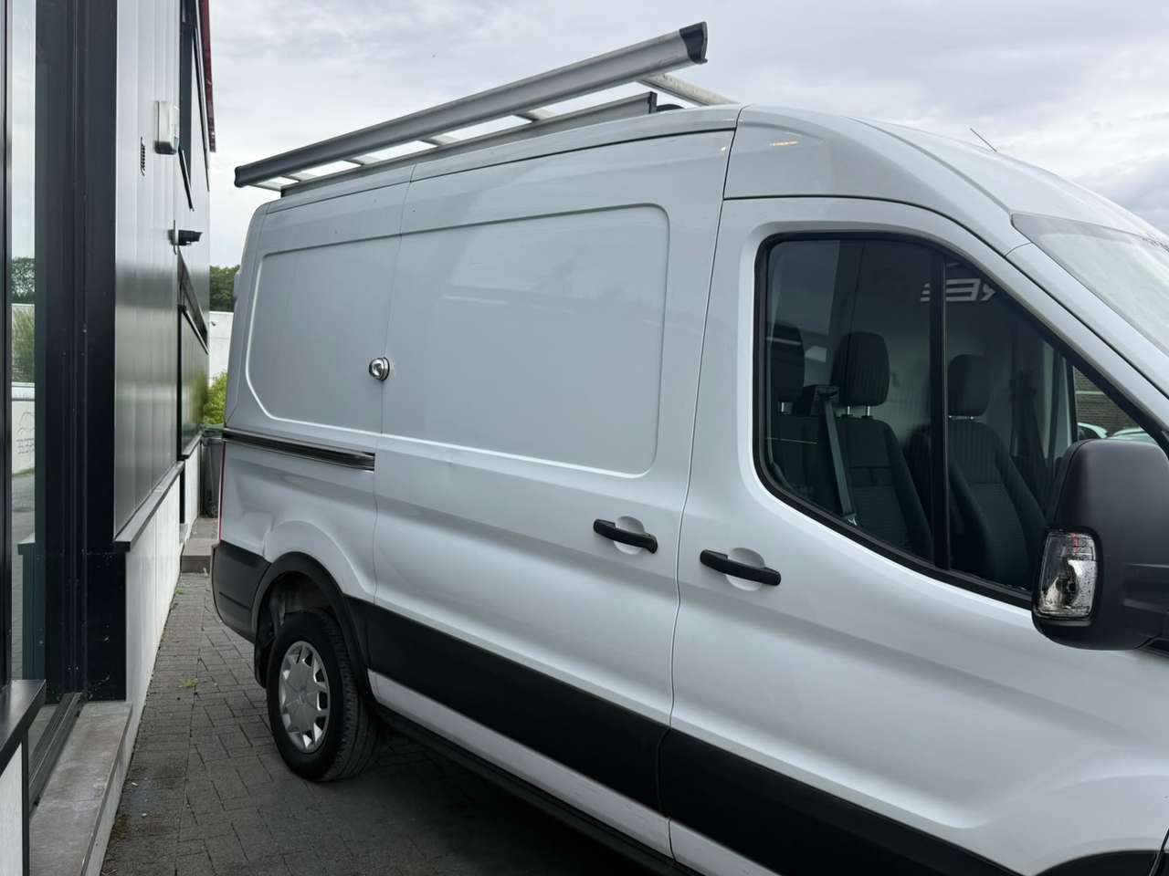 Ford Transit 2.0 TDCi L2H2  70000km — foto 6 van 14