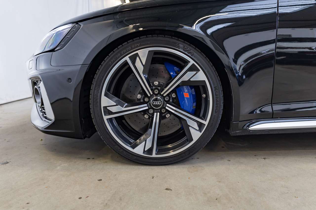 Audi RS4 QUATTRO|CERAMIC|CARBON|360°|B&O|PANO|ALCANTARA| — foto 10 van 25