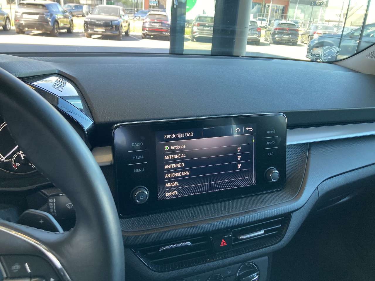 Skoda Fabia 1.0TSI BENZINE  AUTOMAAT MET SLECHTS 17000KM!!!!! — foto 16 van 23