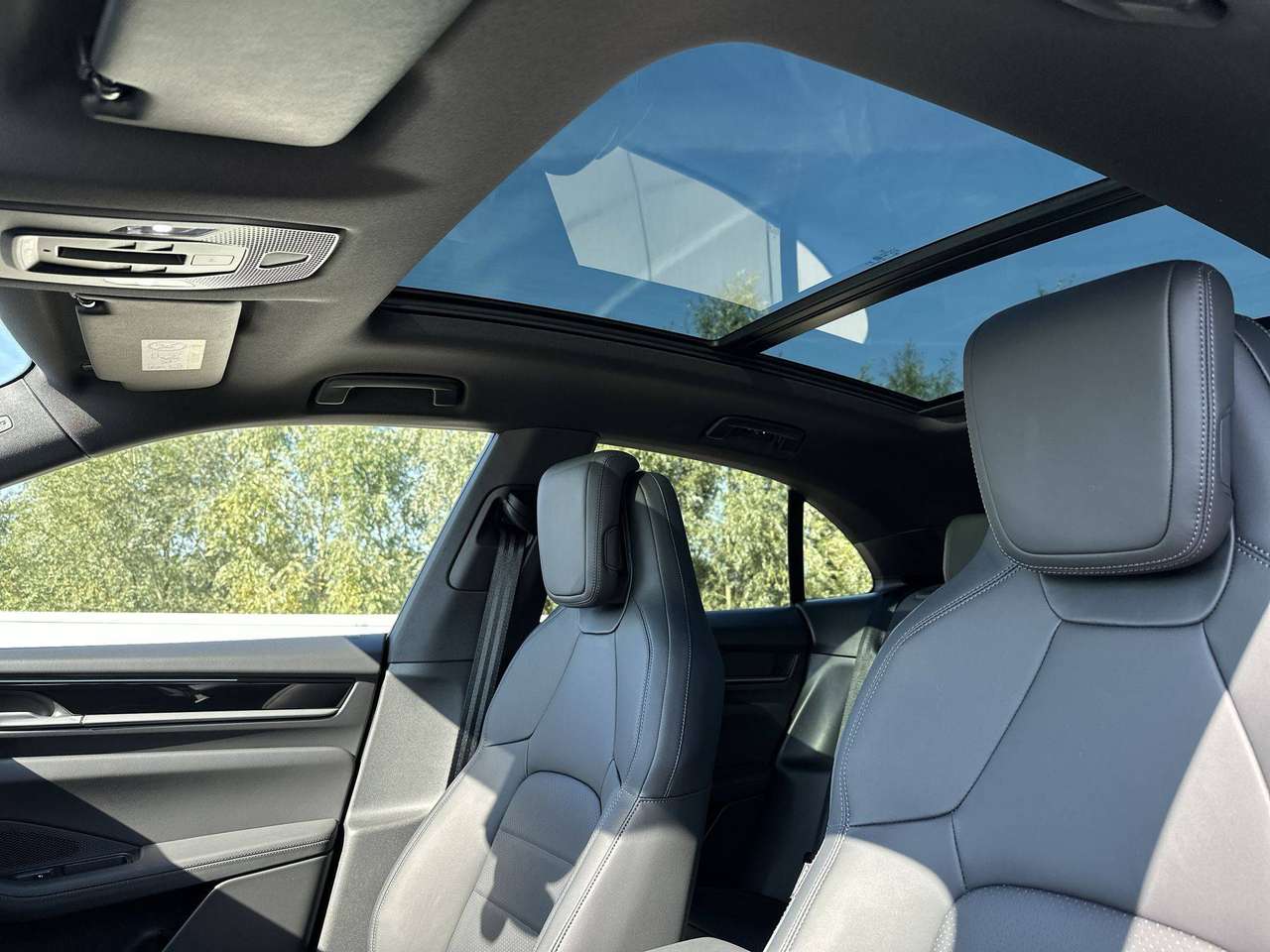 Porsche Macan ELECTRIC  Pano Dak Lederpakket 21" Bose — foto 12 van 19