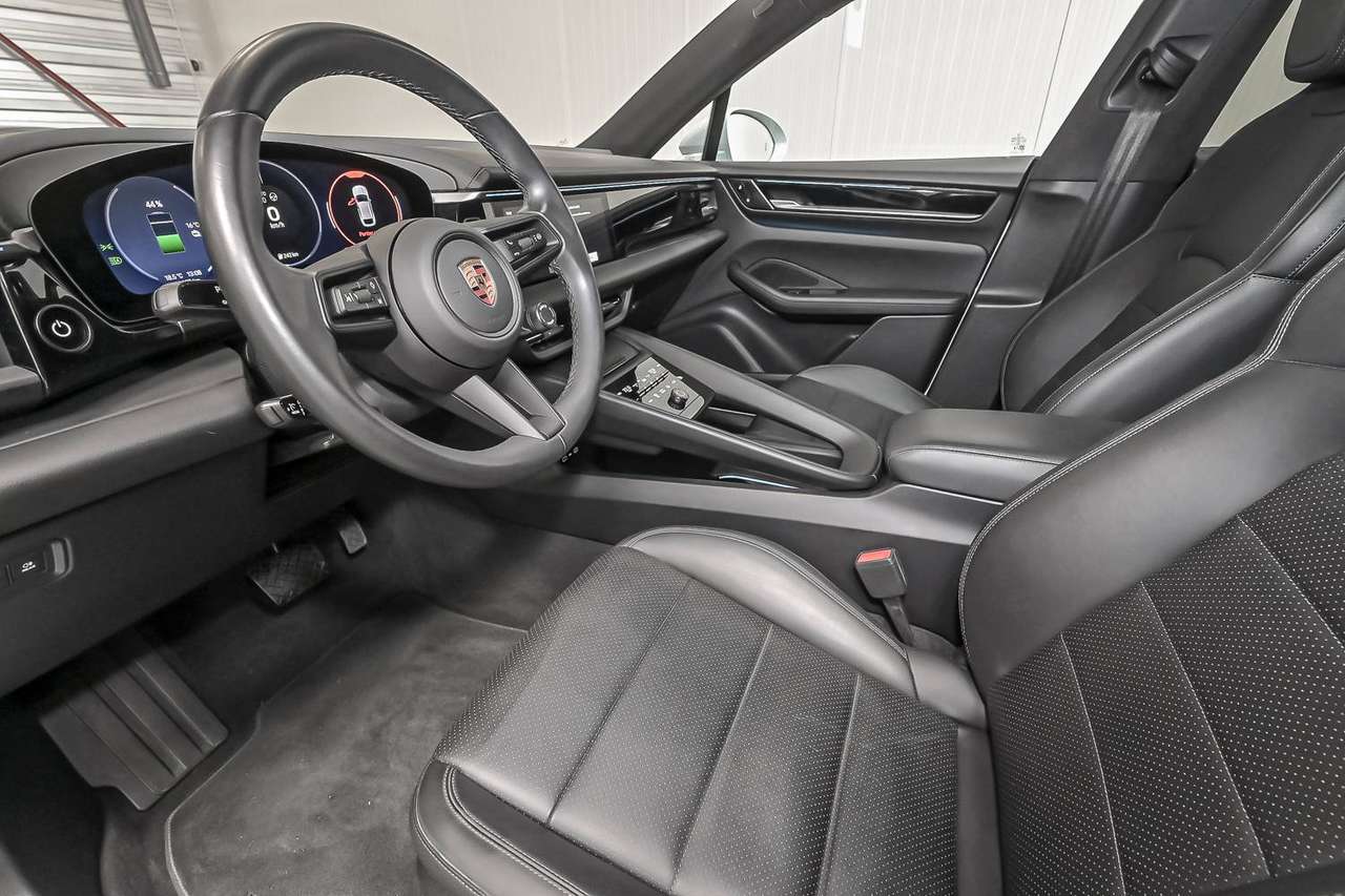 Porsche Macan Porsche Macan 4 – Performance Battery Plus – 22” Macan Sport – Luchtvering – Achterasbesturing – InnoDrive — foto 10 van 25