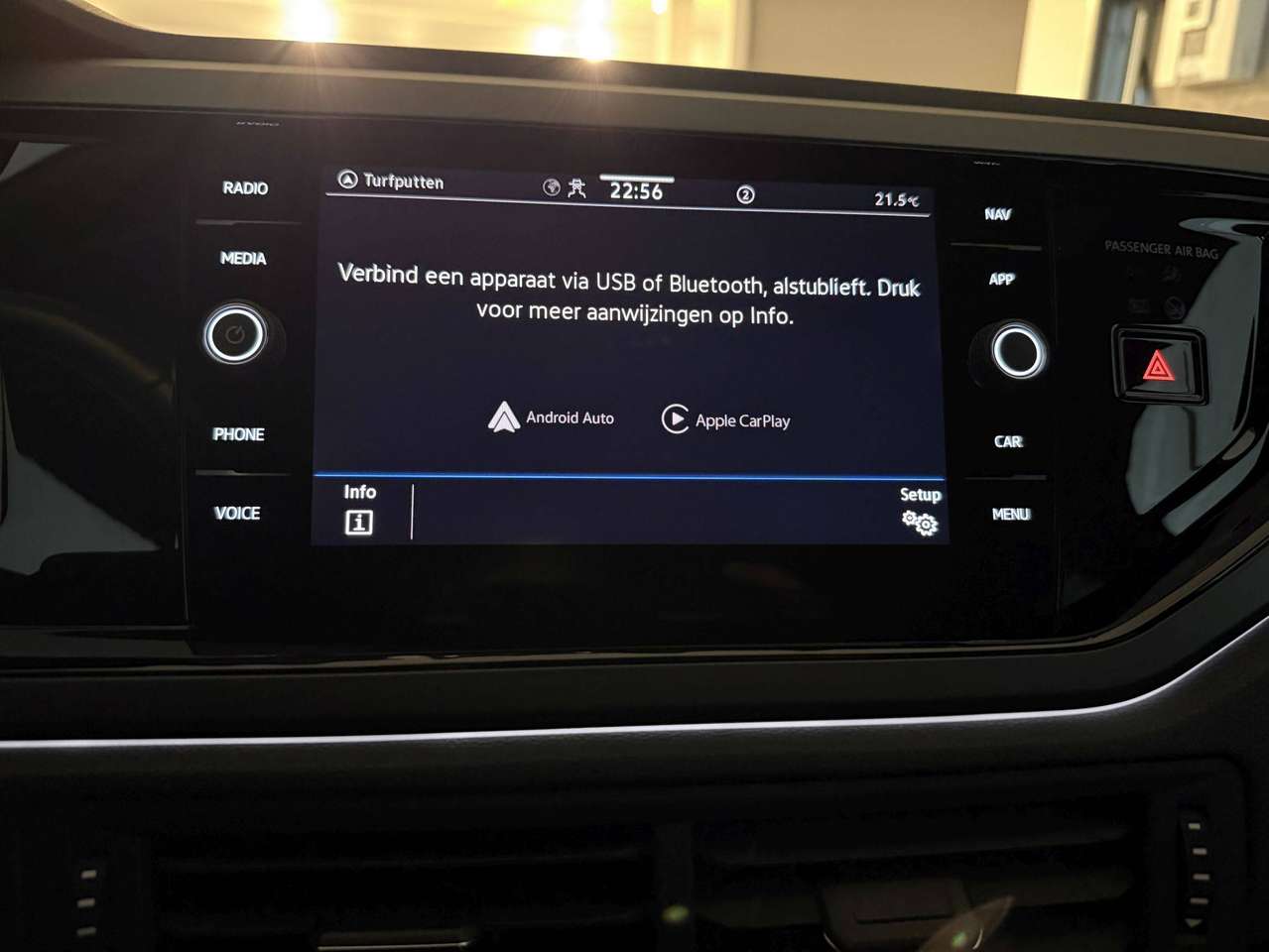 Volkswagen Taigo 3x R-LINE  * ALCANTARA * ZETEL VERWARMING * BLACK PACK * IQ LED * CAR PLAY * 18" ALU VELGEN * NAVI * CAMERA * — foto 3 van 17