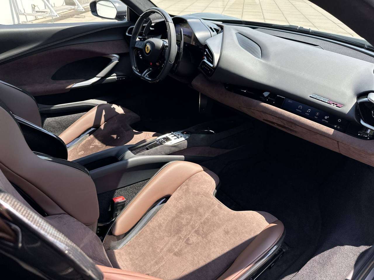 Ferrari 296 GTB PHEV 3.0 V6 DCT — foto 9 van 18
