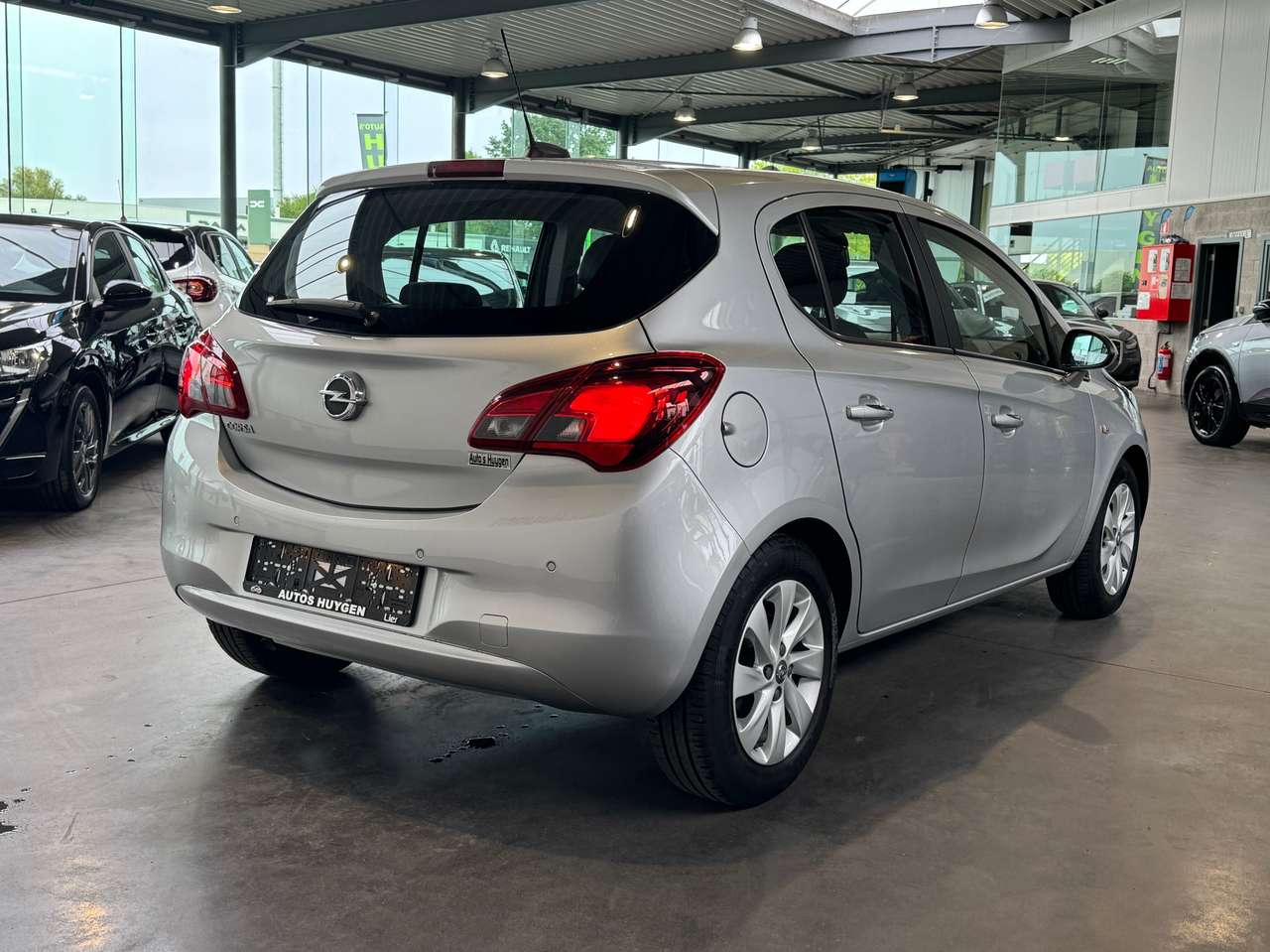 Opel Corsa 1.2i Enjoy met 12 maanden garantie! — foto 2 van 14