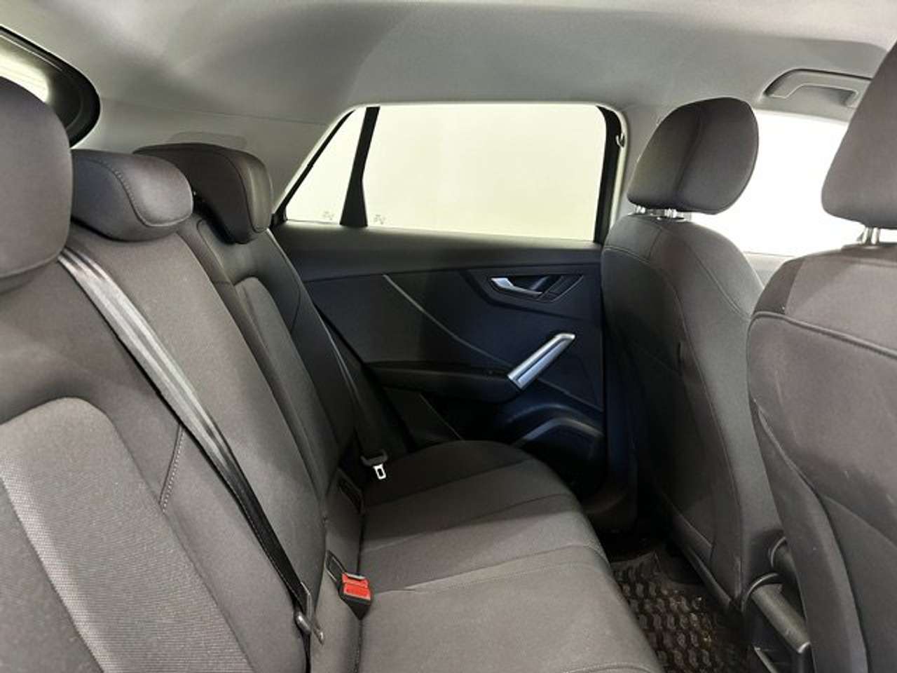 Audi Q2 S-LINE BENZINE AUTOMAAT 21000KM!!!!! — foto 7 van 17