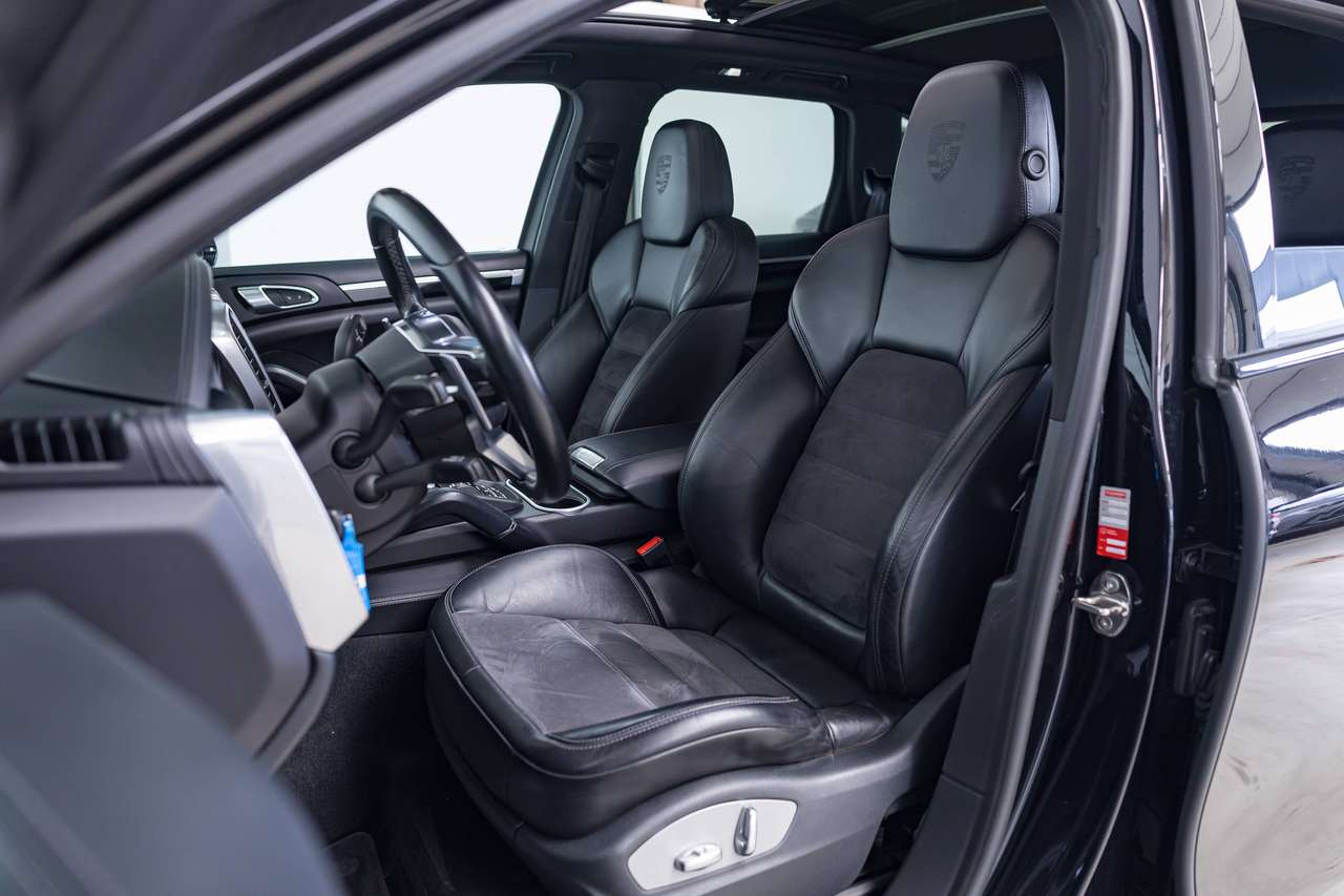 Porsche Cayenne PLATINUM EDITION|LUCHTGEVEERD|BOSE SOUND SYSTEM|PANO|CAMERA|WEGKLAPBARE TREKHAAK|SPORTCHRONO|LA|CC| — foto 20 van 25