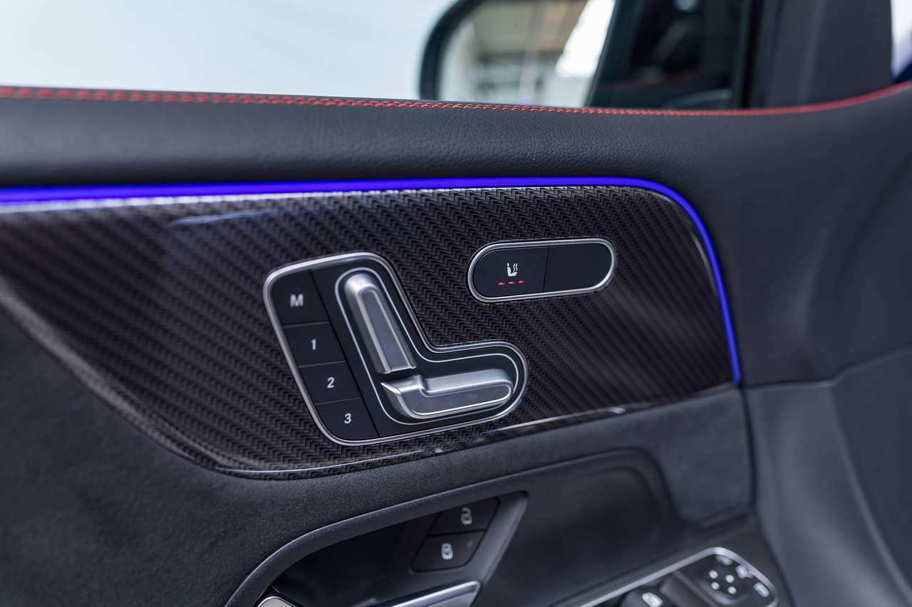 Mercedes-Benz GLB 180 AMG Line|CARBON|PANO|360°|HEAD-UP|SFEERVERL.|ZETELVERW|KEYLESS|ACC|LA|GARANTIE| — foto 18 van 25