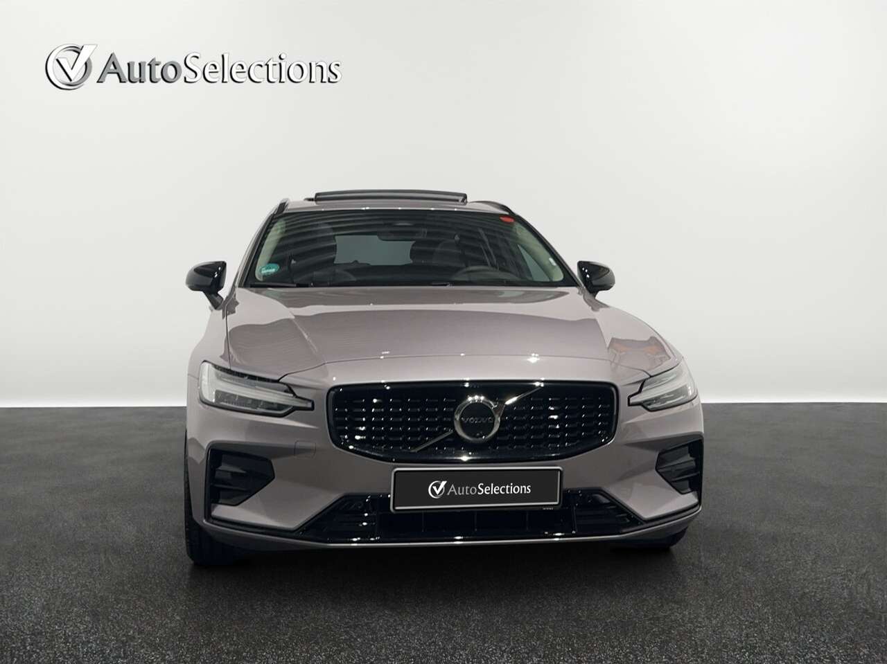 Volvo V60 B4 PLUS DARK/PANO/HEAD-UP /360° — foto 3 van 24