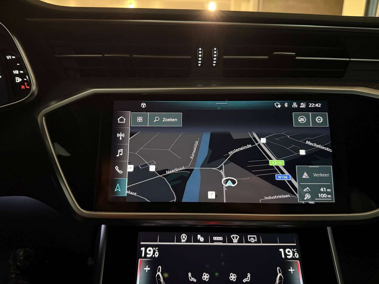 Audi A6 45TFSI 265PK QUATTRO * KLEUR EXCLUSIVE ULTRA BLAUW PAREL * BLACK PACK * 3X S-LINE * CAMERA * LED * TREKHAAK * 21" * — foto 19 van 24