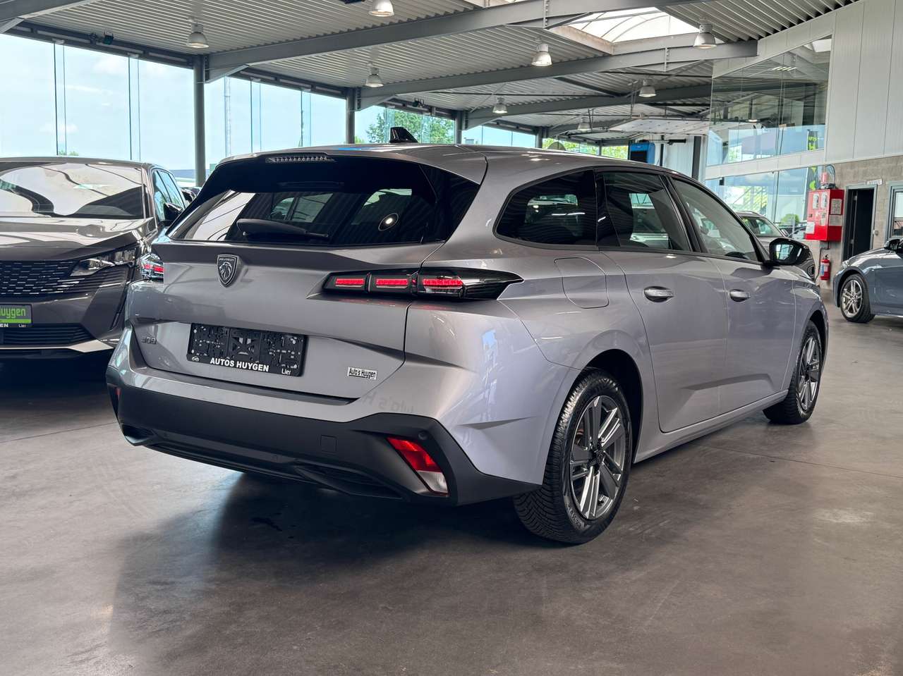 Peugeot 308 SW 1.2 PureTech Active Pack — foto 3 van 15