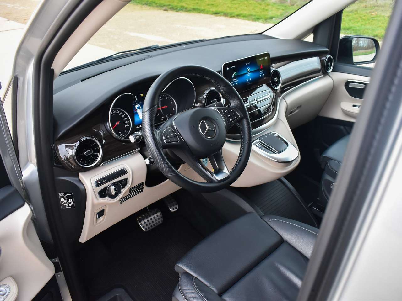Mercedes-Benz V 300 d / Marco Polo / AMG / BTW-TVA-VAT /Briljantzilver — foto 2 van 3