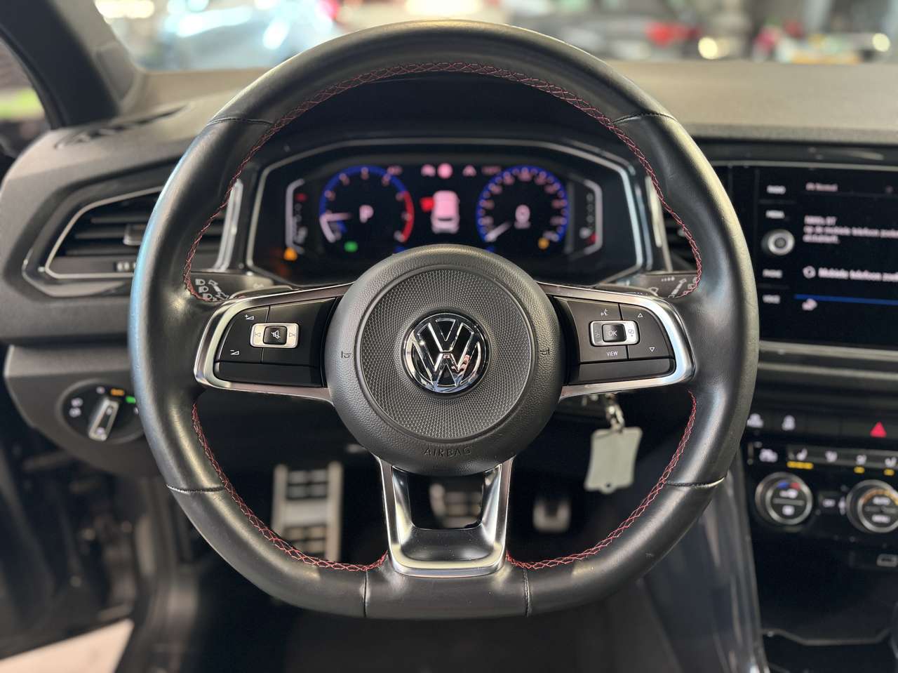 Volkswagen T-Roc 1.5 TSI R-Line DSG/Automaat — foto 16 van 17