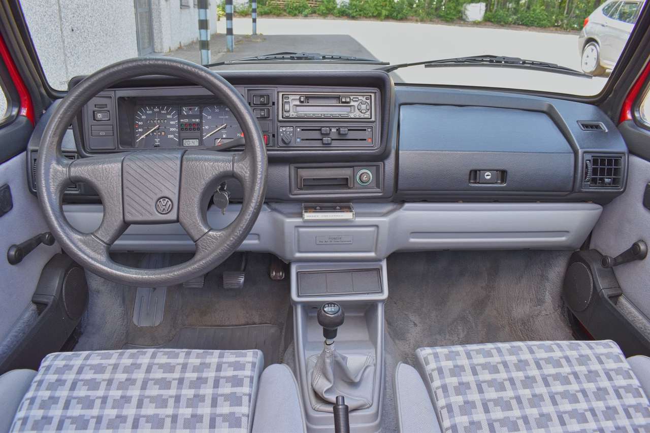 Volkswagen Golf Cabriolet 1.8i Oldtimer - Nieuwe Cabriokap - Zeer verzorgde historie! — foto 12 van 25