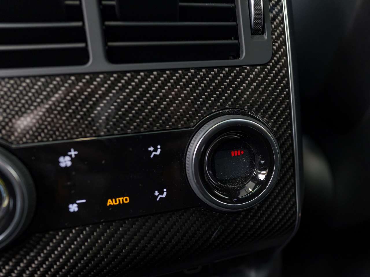 Land Rover Range Rover Sport 5.0 V8 P575 SVR|COOLED&HEATED-SEATS|ALCATANARA|CARBON|HEATED REAR-SEATS|AMBIENTLIGHT|ACC|LA| — foto 17 van 25
