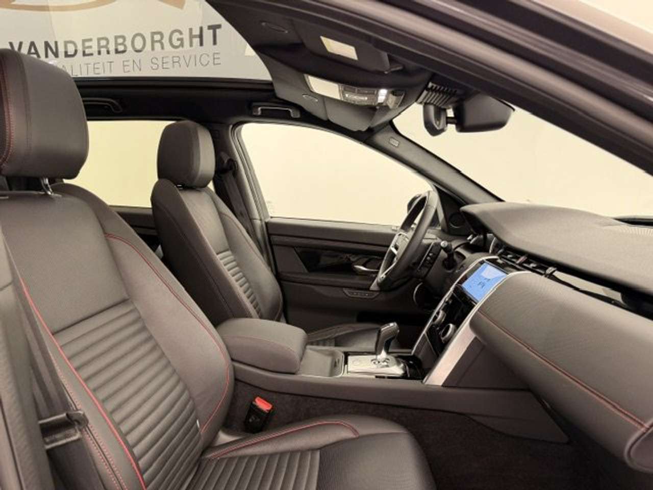 Land Rover Discovery Sport R-DYNAMIC SE PHEV AWD AUTOMAAT+TAL VAN OPTIES — foto 15 van 18