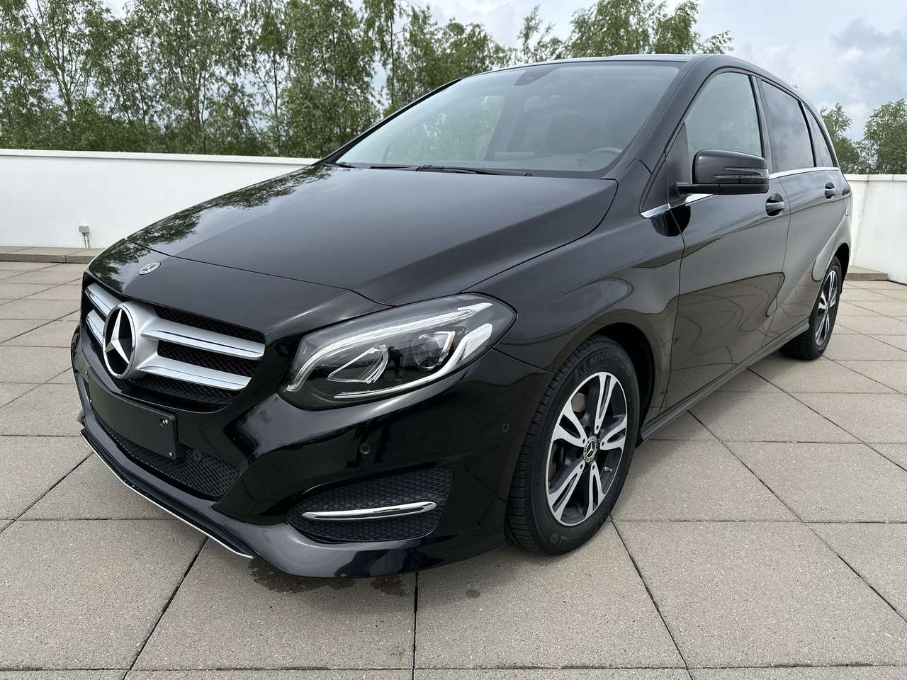 Mercedes-Benz B 180 B 180 PDC +Camera Privacy ramen  LED Verw. zetels — foto 2 van 18