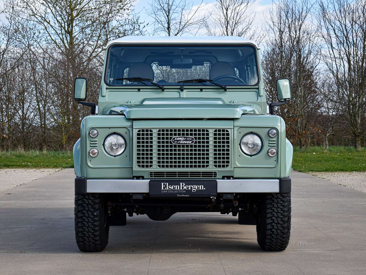 Land Rover Defender 90 / 2.2 TD4 / "Heritage Edition" — foto 14 van 24